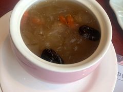 银耳雪梨汤-赵小姐丨新中餐(曲江店)