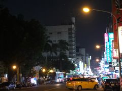 -六合夜市