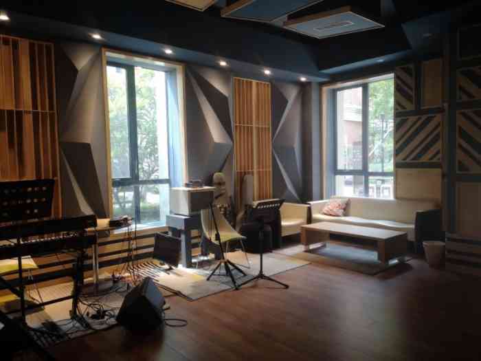 希尔伯特音乐工作室-"店内装修很好看,看起来就让人很舒服,除此.