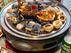 -围炉肉舍•炭烤活鳗•丹东海鲜烤肉(步行街店)