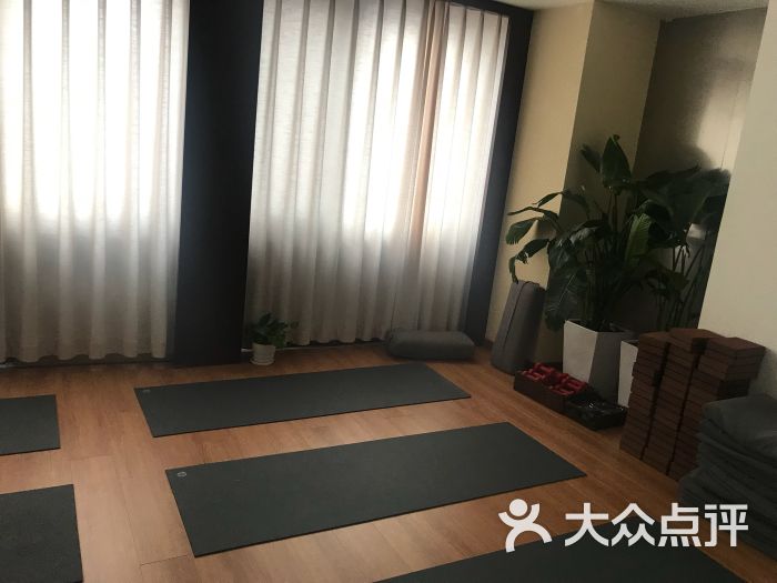 fineyoga梵音瑜伽(大悅城店)圖片 - 第1張