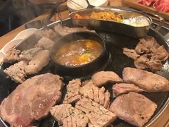 -江南猪肉商会无限续吃(弘大店)