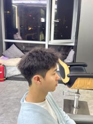 -藤野造型烫发染发