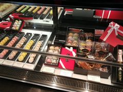 -Salon de The de Joel Robuchon(外滩18号店)