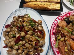 -嗨辣小聚·盘锦河蟹·海鲜烧烤龙虾(盘锦十年好店)