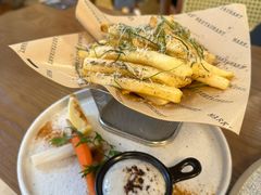 -Mark&Mars Restaurant