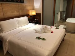 -三亚湾海居铂尔曼度假酒店