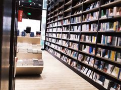 -钟书阁(群光广场店)