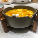 我们拿手机拍菜，工作人员不让拍