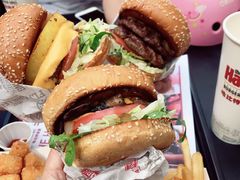 -The Habit Burger Grill 哈比特汉堡(世博店)
