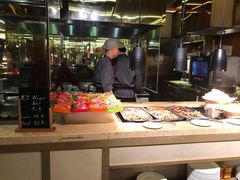 自助取餐区-大中华希尔顿酒店-念自助餐·嗨啤·小龙虾