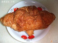 火腿芝士羊角包-西点坊(浦东香格里拉店)