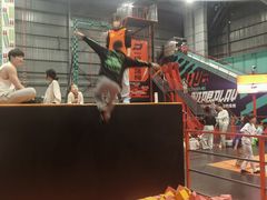 -极限PLAY运动娱乐新世界·团建派对潮玩休闲馆·室内蹦极高空游乐园