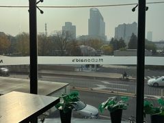 -麦当劳(展览路店)