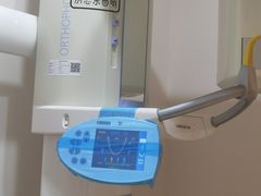 -瑞尔齿科(南京东路名人诊所)