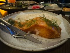 温烟熏三文鱼配烤饺皮-BOR Eatery(安福路店)