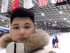 -乔波室内滑雪场