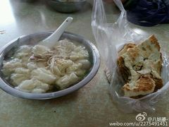 -小董骨汤馄饨店(通扬路店)