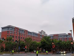 -上海市惠民中学