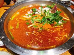 老凯俚酸汤鱼-野山舂·贵州现舂酸汤火锅(鸿通城店)