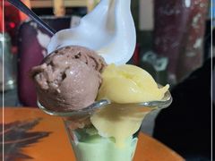 -古老冰山特色冰淇淋店(艾提尕尔店)