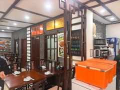 -湖南人家湘菜馆(镇江路店)