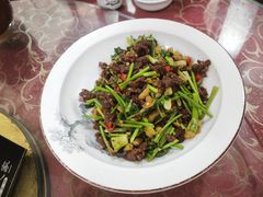 -湖南人家湘菜馆(镇江路店)