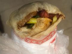 熏肉大饼加蛋加肉花肠-东北熏肉大饼(后湖店)