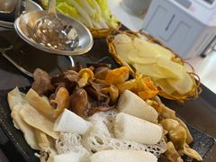 -蘑统田下·野生菌火锅