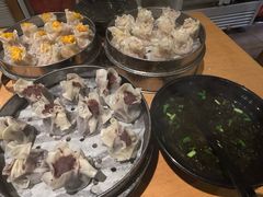 蛋黄鲜肉烧麦-真真鲜馄饨店(启蒙路店)