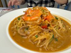 酸萝卜烩大海虾-品海楼·大连海胆锅贴馆(东港店)