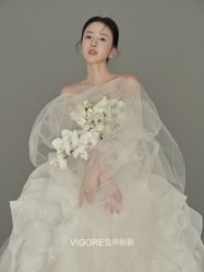 -雪中彩影婚纱摄影·微光艺术中心