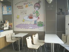 用餐区-华莱士·全鸡汉堡(柳州店)
