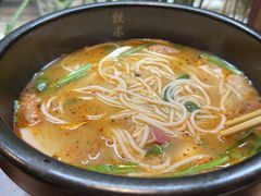 -银米·云南传统过桥米线(双廊黑金冠店)