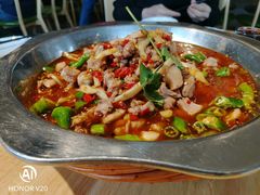 -兔行天下-鸿鹤鲜锅兔(中海国际店)