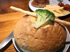 芝士蘑菇鸡肉面包碗-新贝乐意大利餐厅(镇江苏宁广场店)