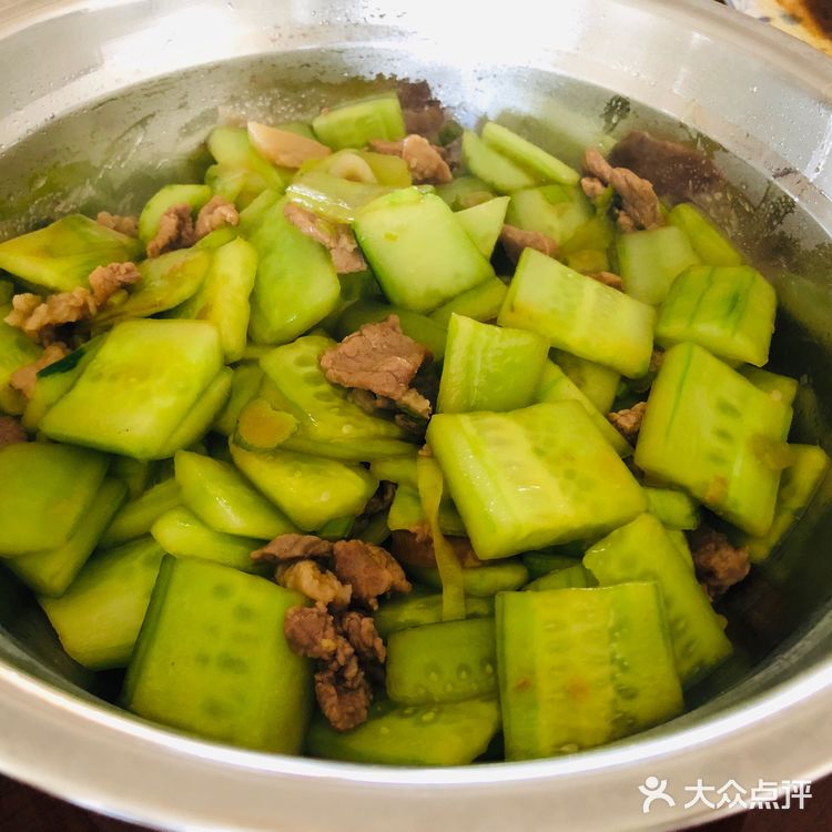 有荤有素的快手家常菜之【里脊肉炒黄瓜片】