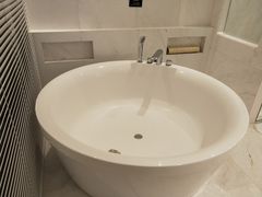 -苏州金鸡湖中茵皇冠假日酒店