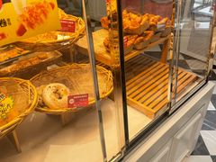 面包甜点陈列柜-味多美(江桥万达店)
