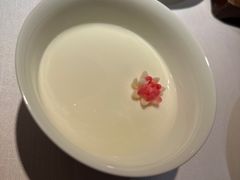 蜜柚桃胶杏仁豆腐花-杭儿风餐厅(嘉里中心店)