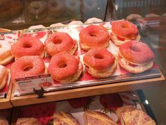 草莓甜甜圈-巴黎贝甜·生日蛋糕(杭州文二路店)