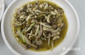 Snow Cabbage Shredded Pork with Mushrooms