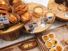 拿铁冷萃配葡式蛋挞-味多美蛋糕(亚非大厦店)