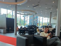 -成都中升之星奔驰4S店