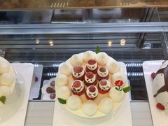 -花花卷卷·鲜食蛋糕(静安久光百货店)