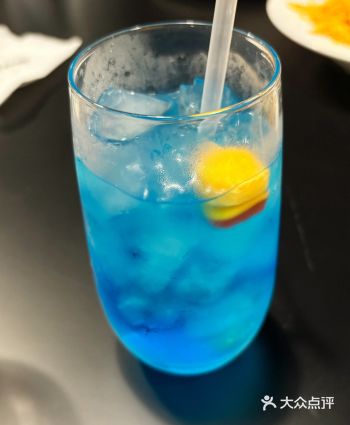 在南京也是喝上网红汉堡气泡水了，严重上来说真的长得很