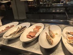 -广州万富希尔顿酒店·感趣自助餐厅·金秋蟹宴生蚝海鲜刺身