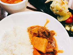 红烩牛肉饭-东海咖啡馆