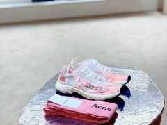 -Acne Studios(芮欧百货店)