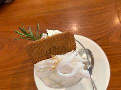 -Chom Cafe and Restaurant